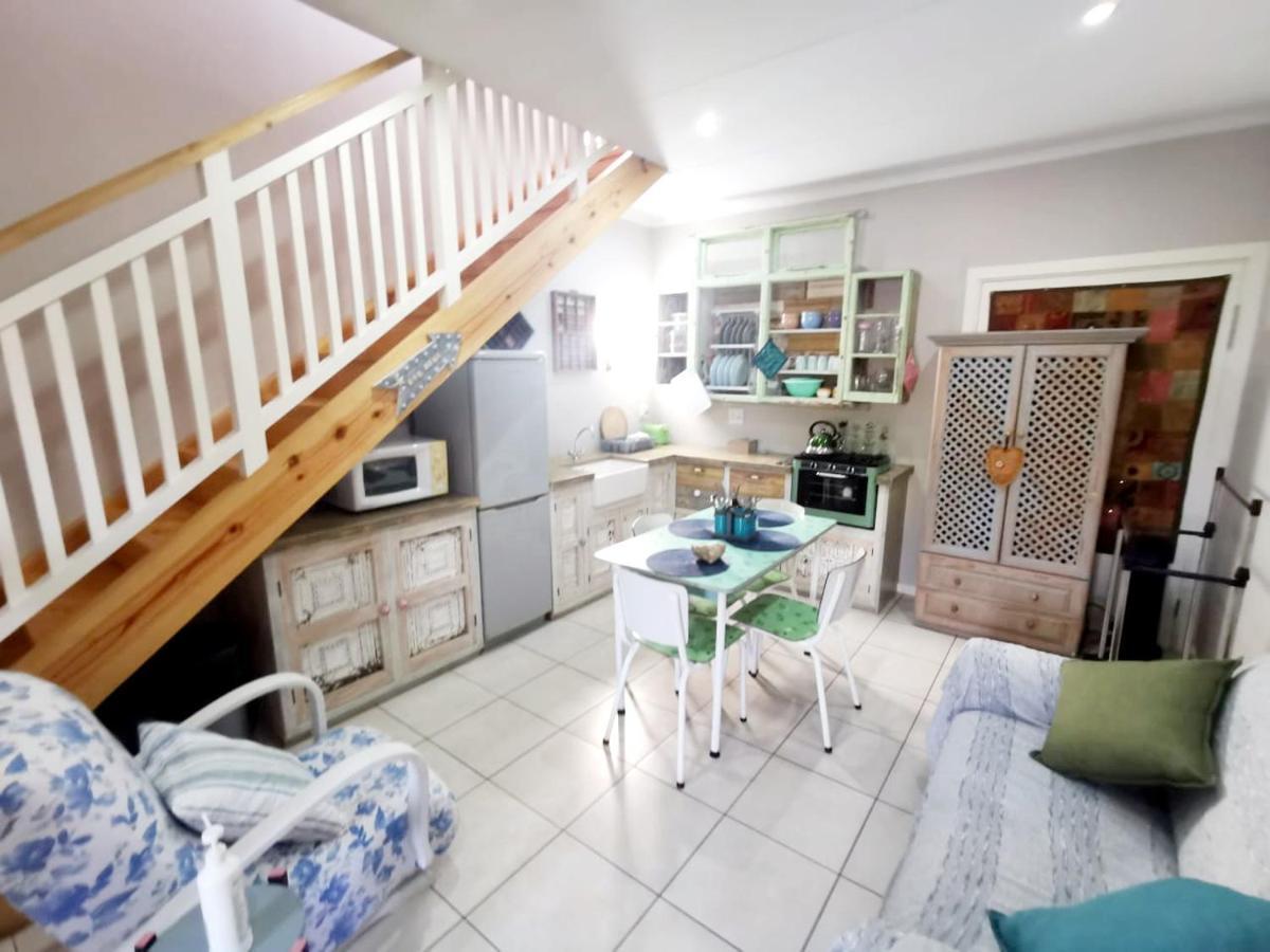 The Coelacanth Guest House And Beach Thyme Self Catering Kidd's Beach Exterior photo