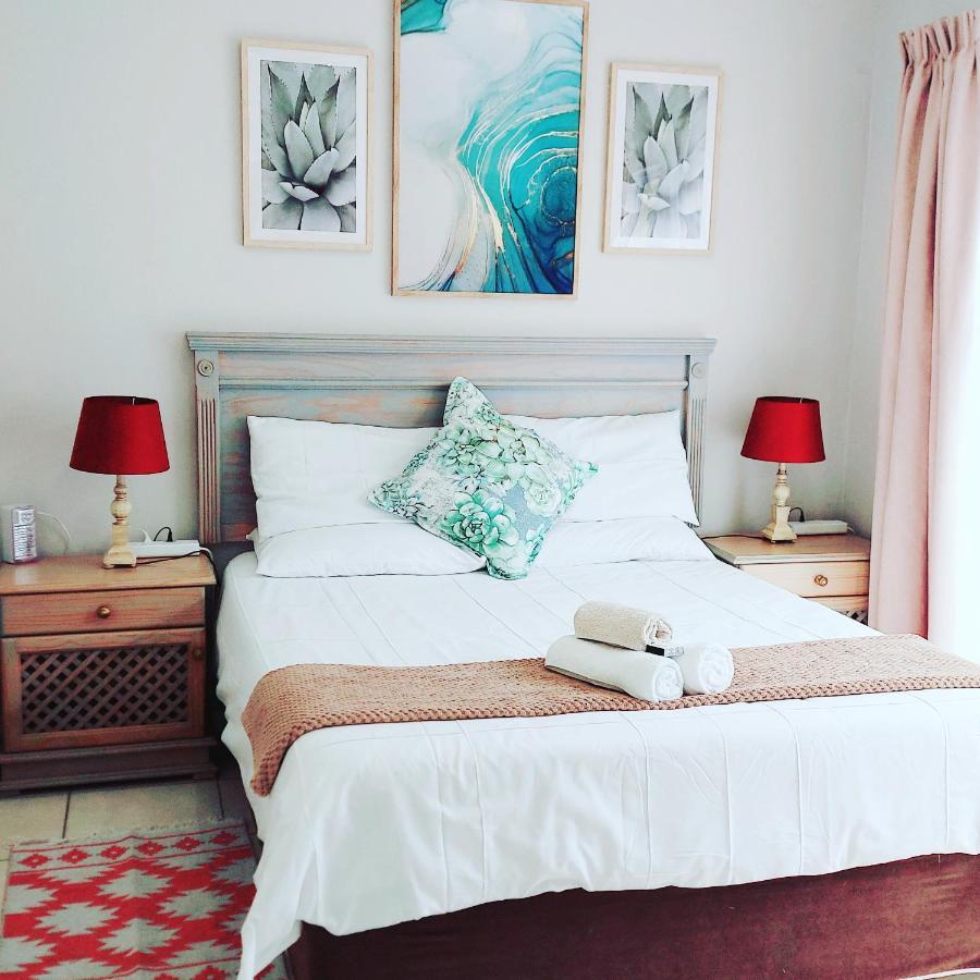 The Coelacanth Guest House And Beach Thyme Self Catering Kidd's Beach Exterior photo