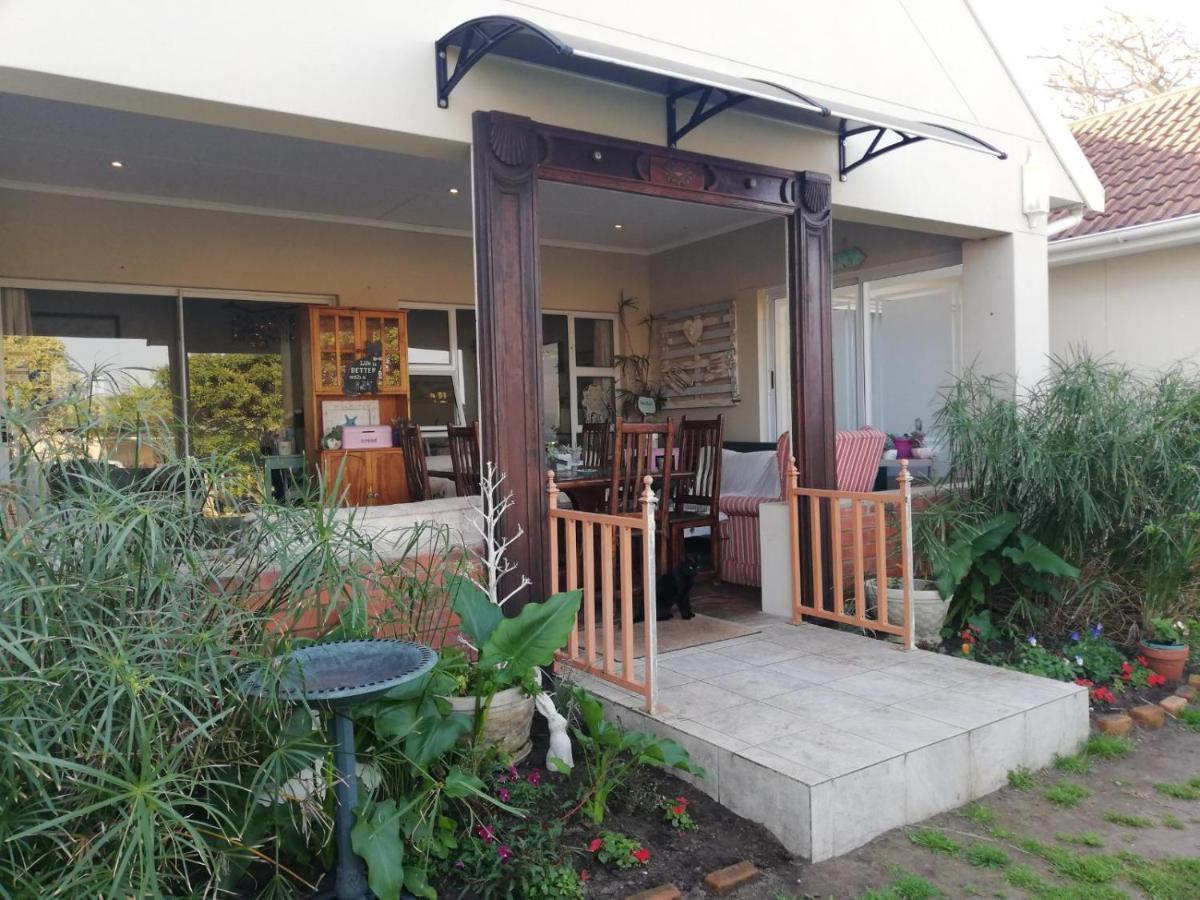 The Coelacanth Guest House And Beach Thyme Self Catering Kidd's Beach Exterior photo