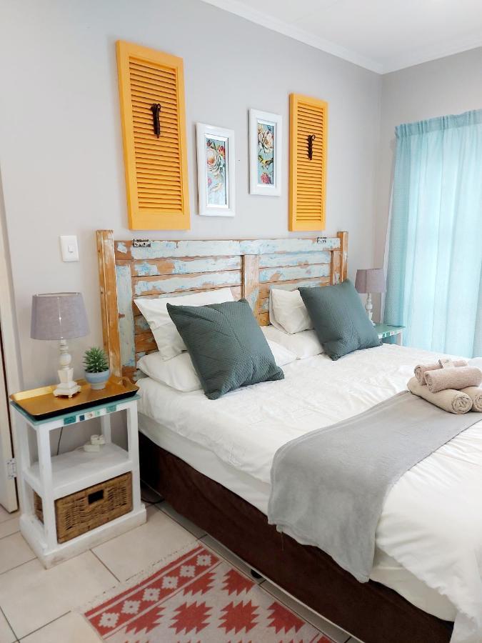 The Coelacanth Guest House And Beach Thyme Self Catering Kidd's Beach Exterior photo