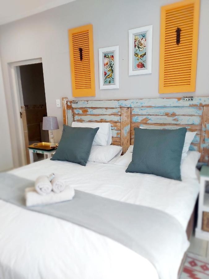 The Coelacanth Guest House And Beach Thyme Self Catering Kidd's Beach Exterior photo