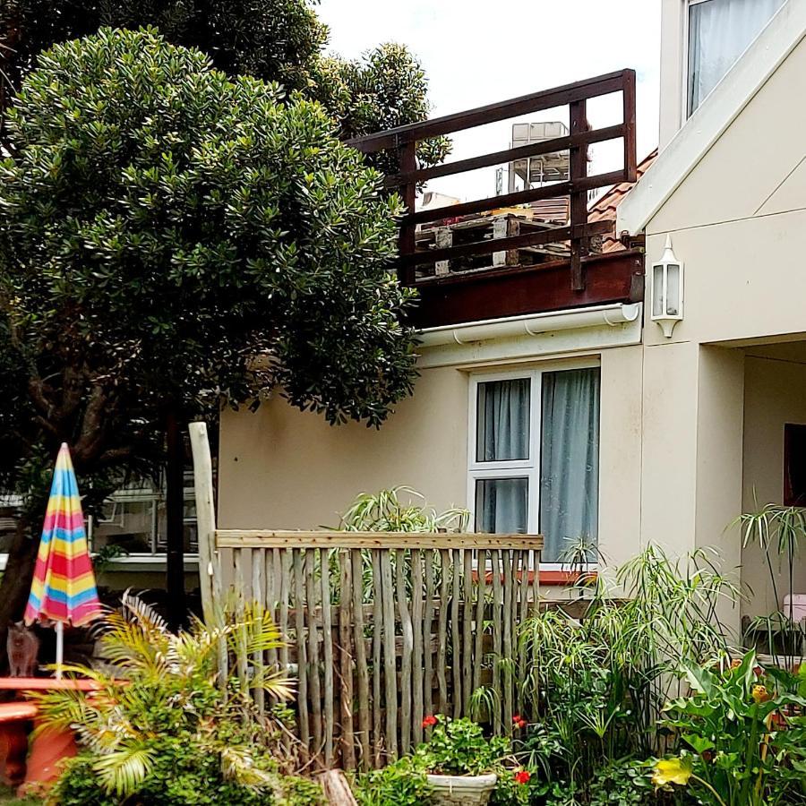 The Coelacanth Guest House And Beach Thyme Self Catering Kidd's Beach Exterior photo