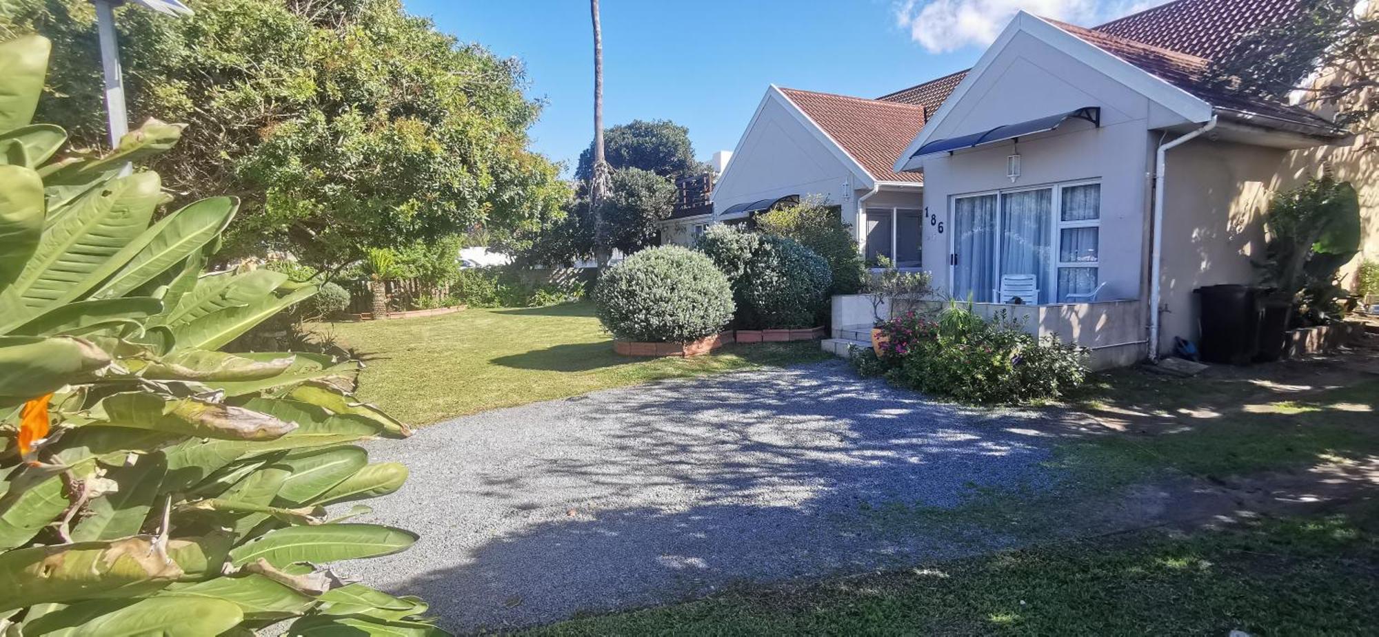 The Coelacanth Guest House And Beach Thyme Self Catering Kidd's Beach Exterior photo