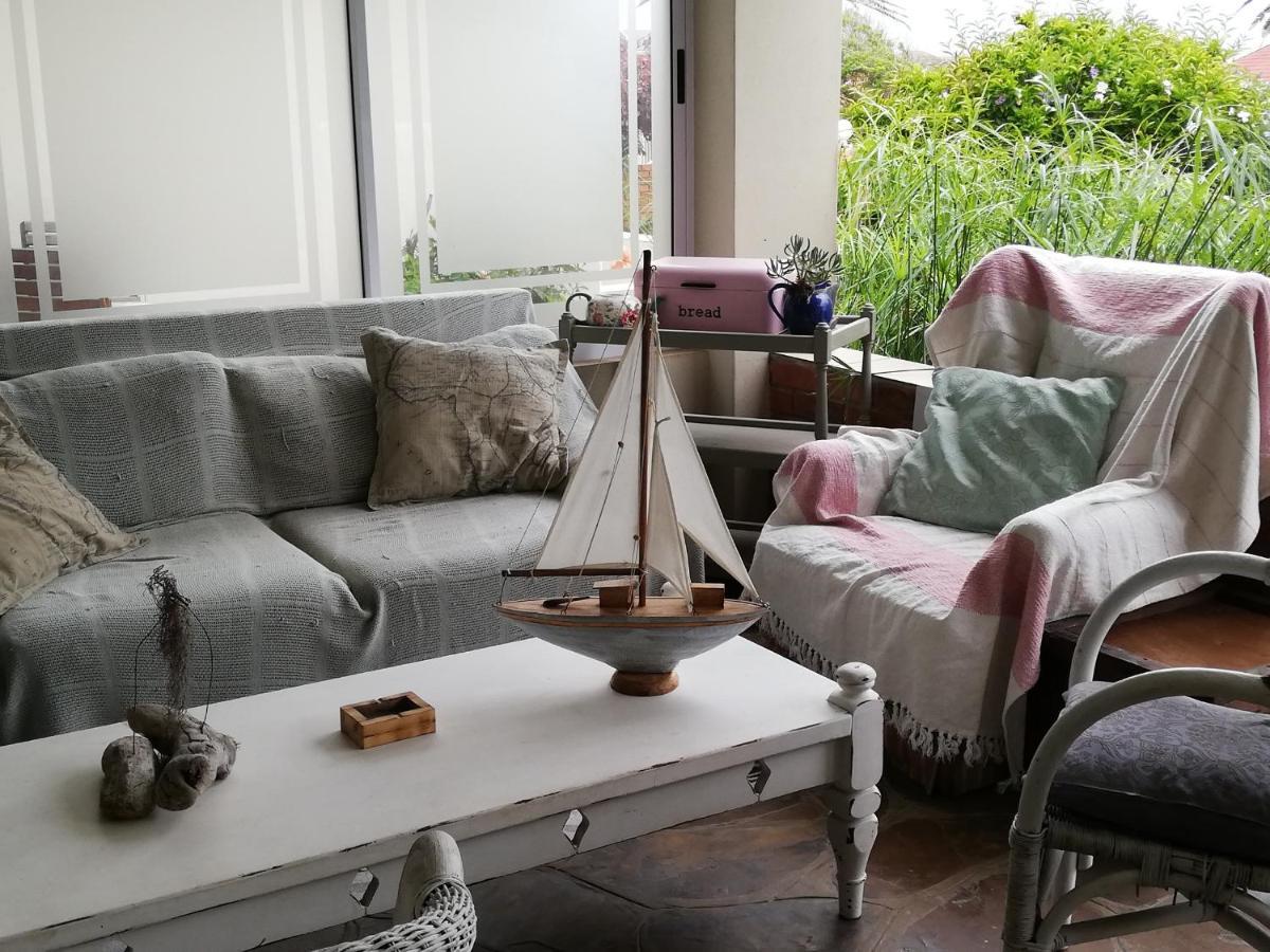 The Coelacanth Guest House And Beach Thyme Self Catering Kidd's Beach Exterior photo